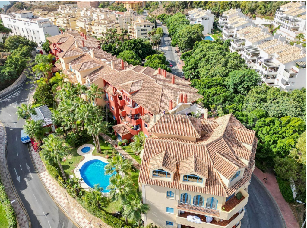 Se vende atico duplex de 5 bedrooms in Torrequebrada