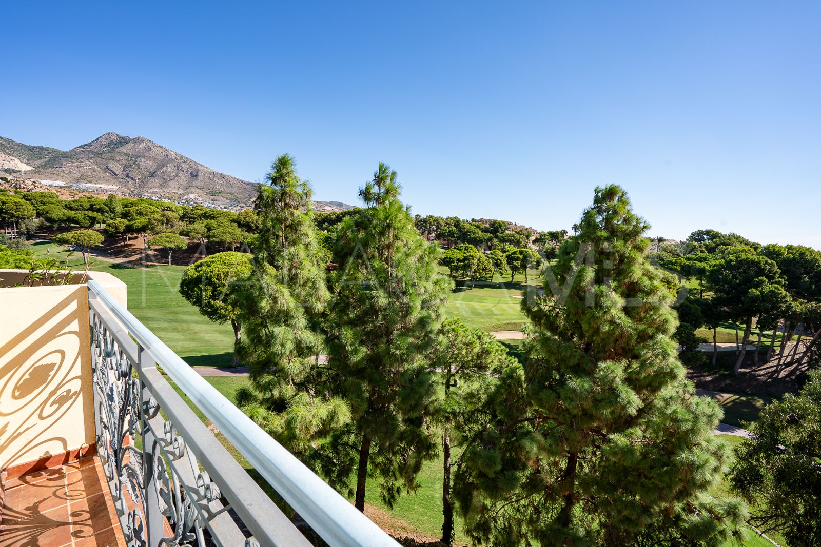 Se vende atico duplex de 5 bedrooms in Torrequebrada
