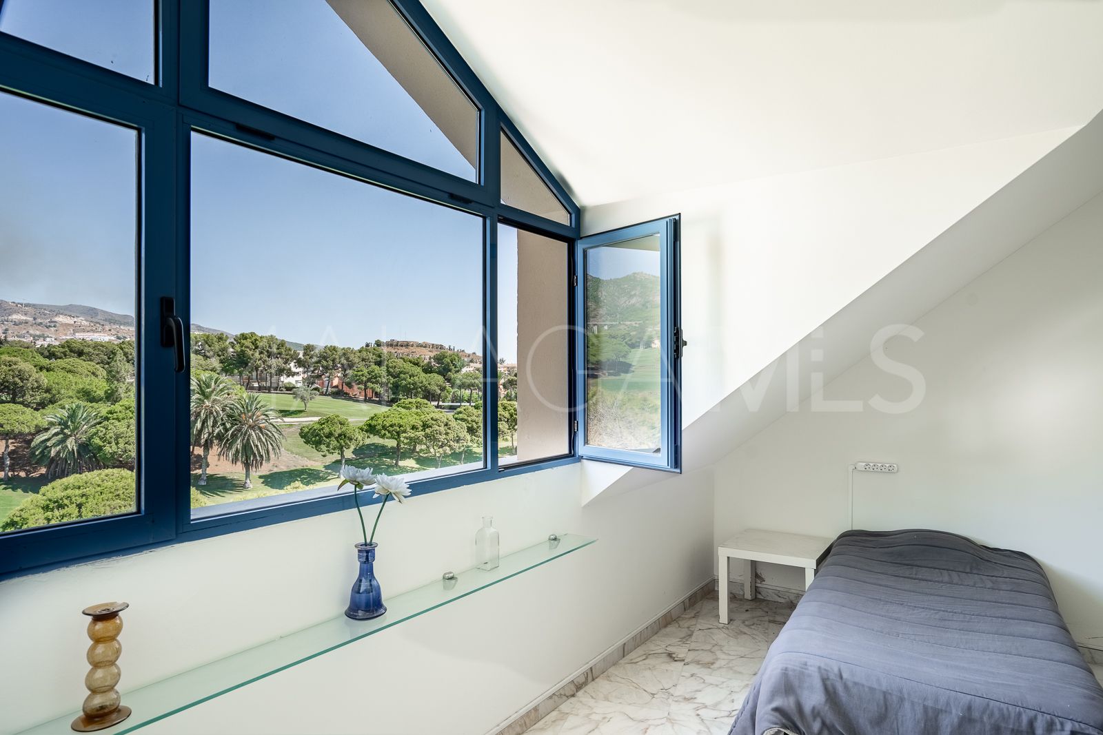 Se vende atico duplex de 5 bedrooms in Torrequebrada
