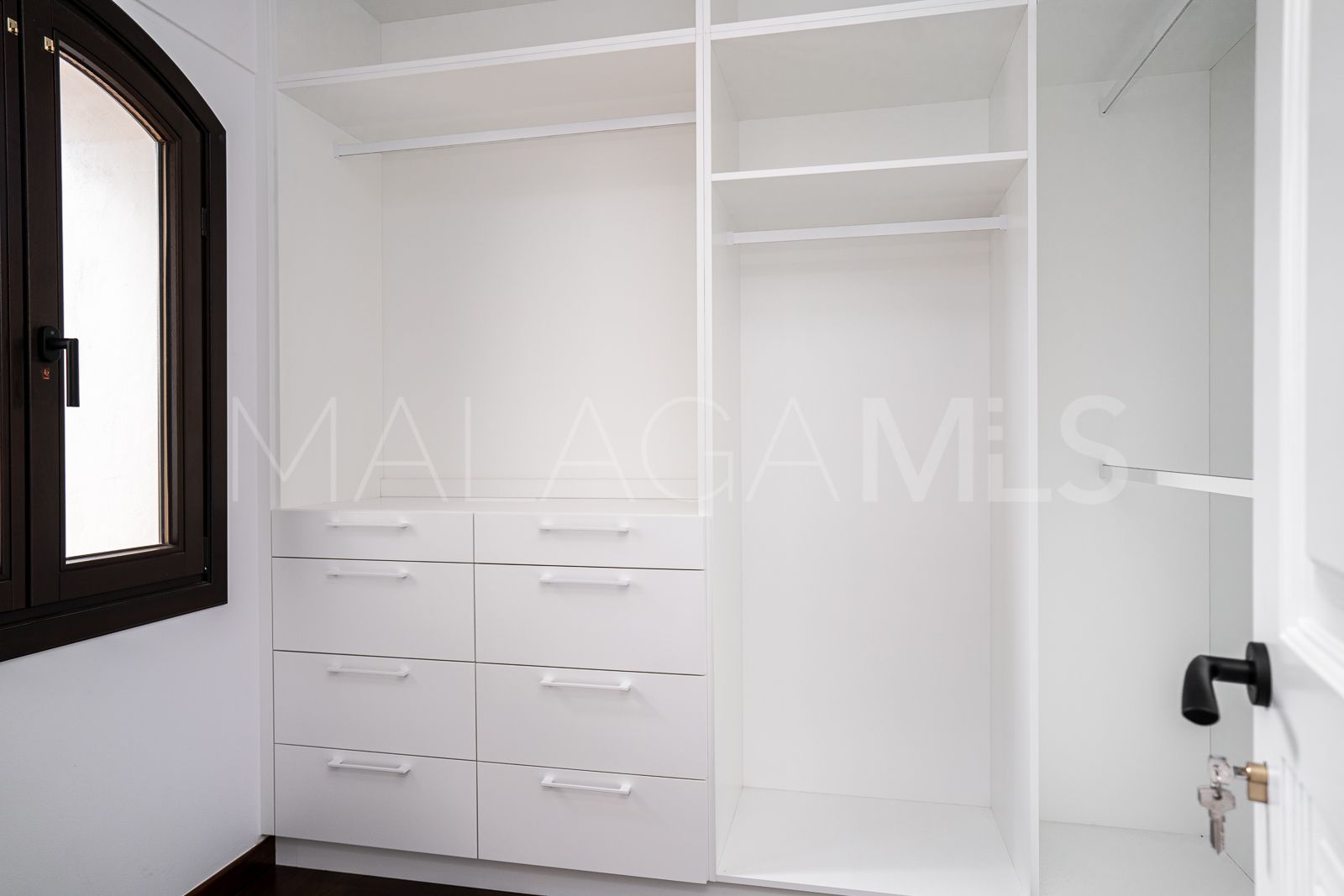 Haus for sale in Casasola