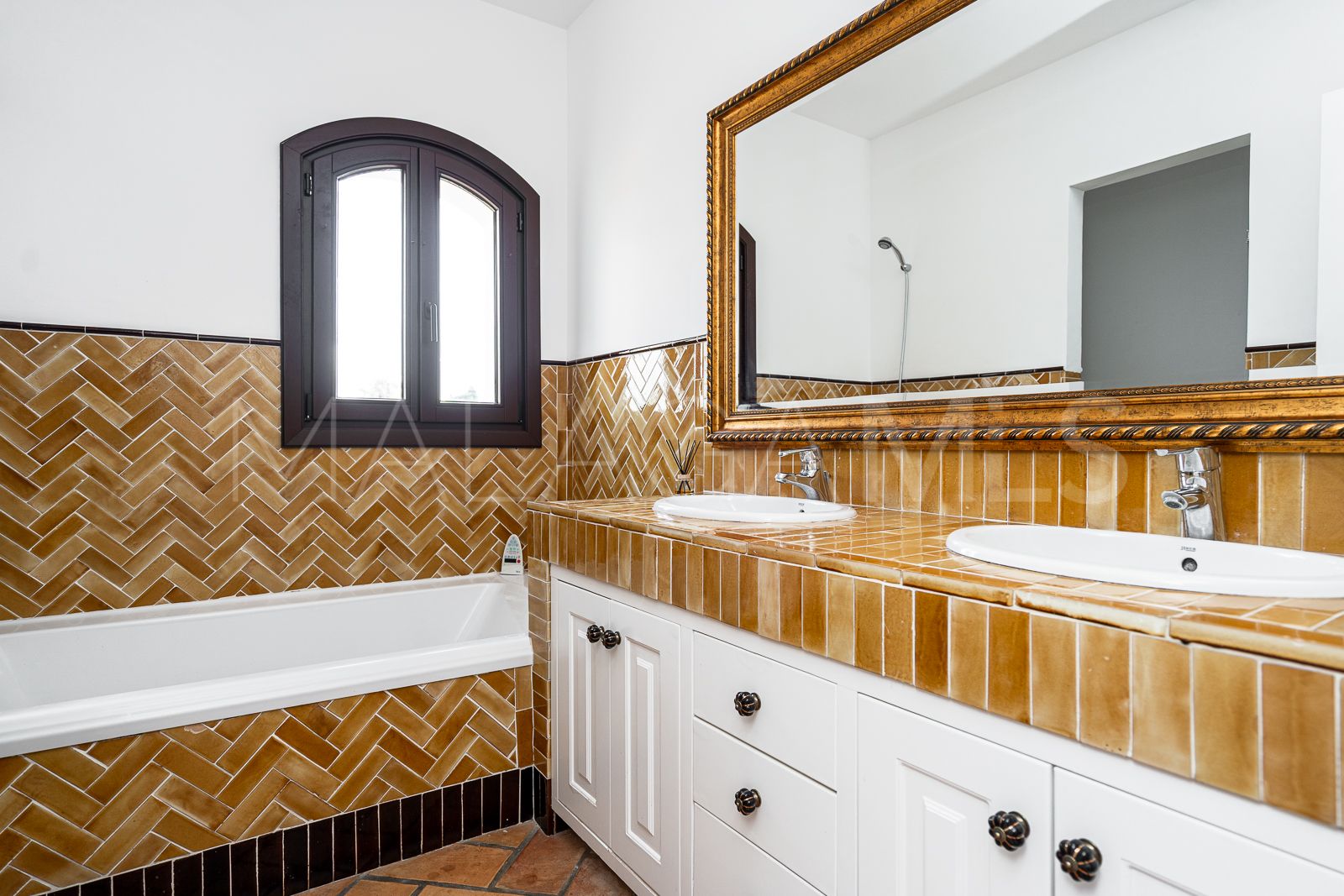 Haus for sale in Casasola