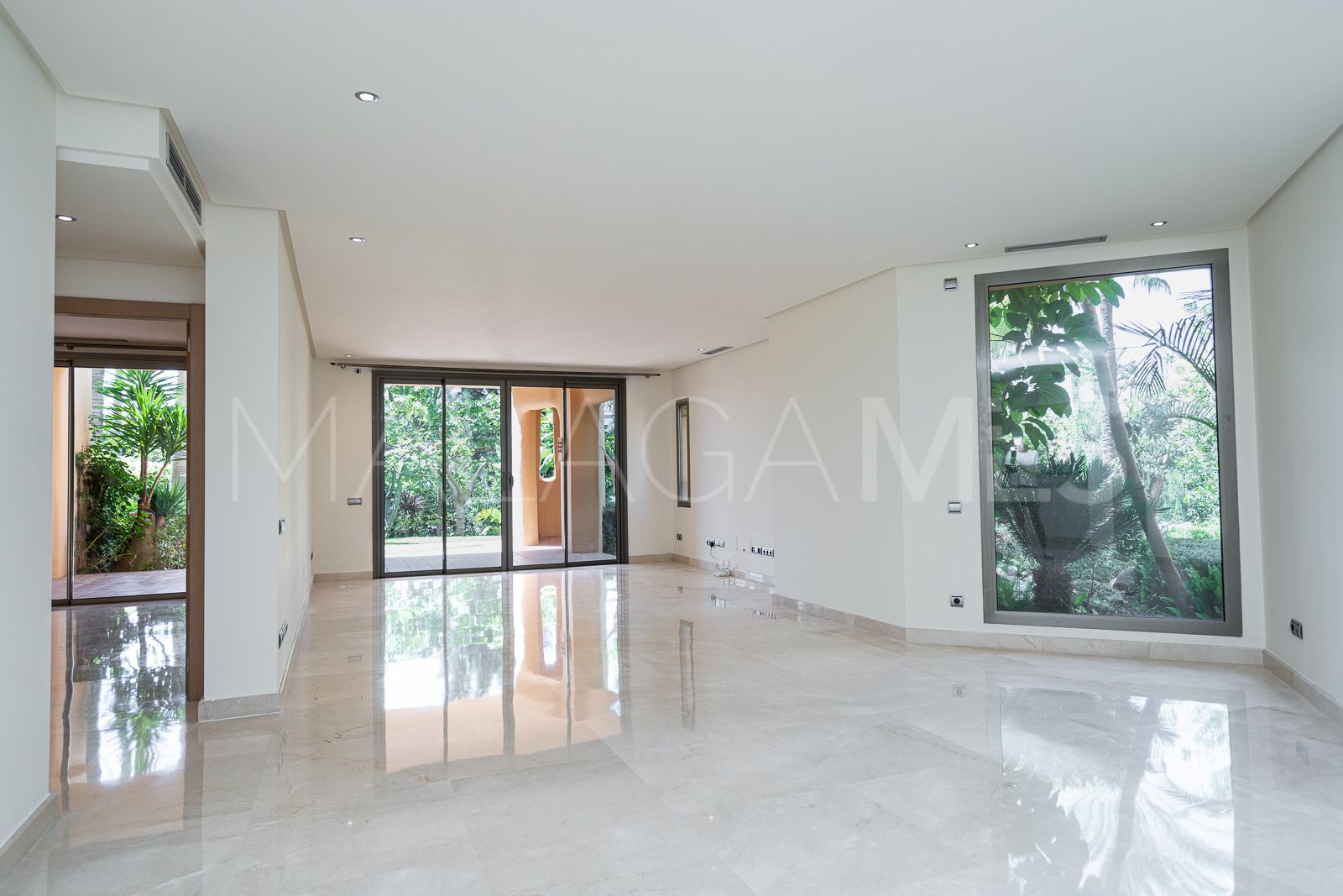 For sale ground floor apartment in Mansion Club with 2 bedrooms