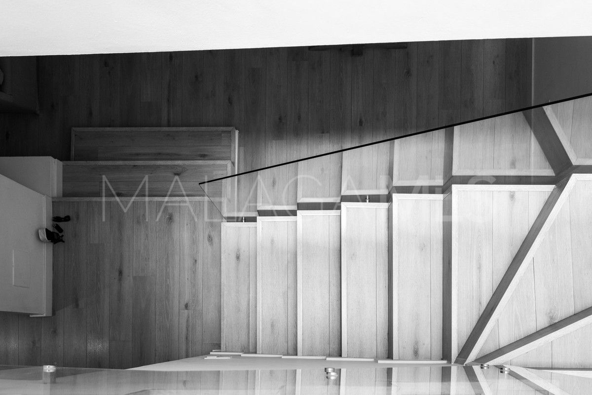 Buy semi detached house with 5 bedrooms in Guadalmina Baja