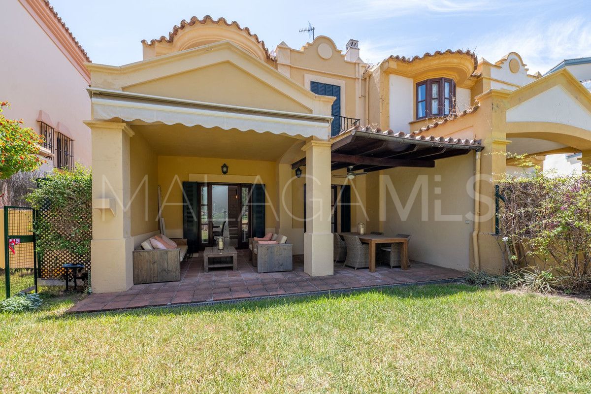 Buy semi detached house with 5 bedrooms in Guadalmina Baja