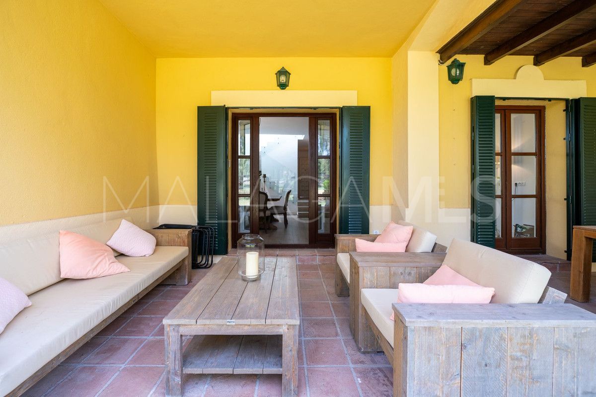 Buy semi detached house with 5 bedrooms in Guadalmina Baja