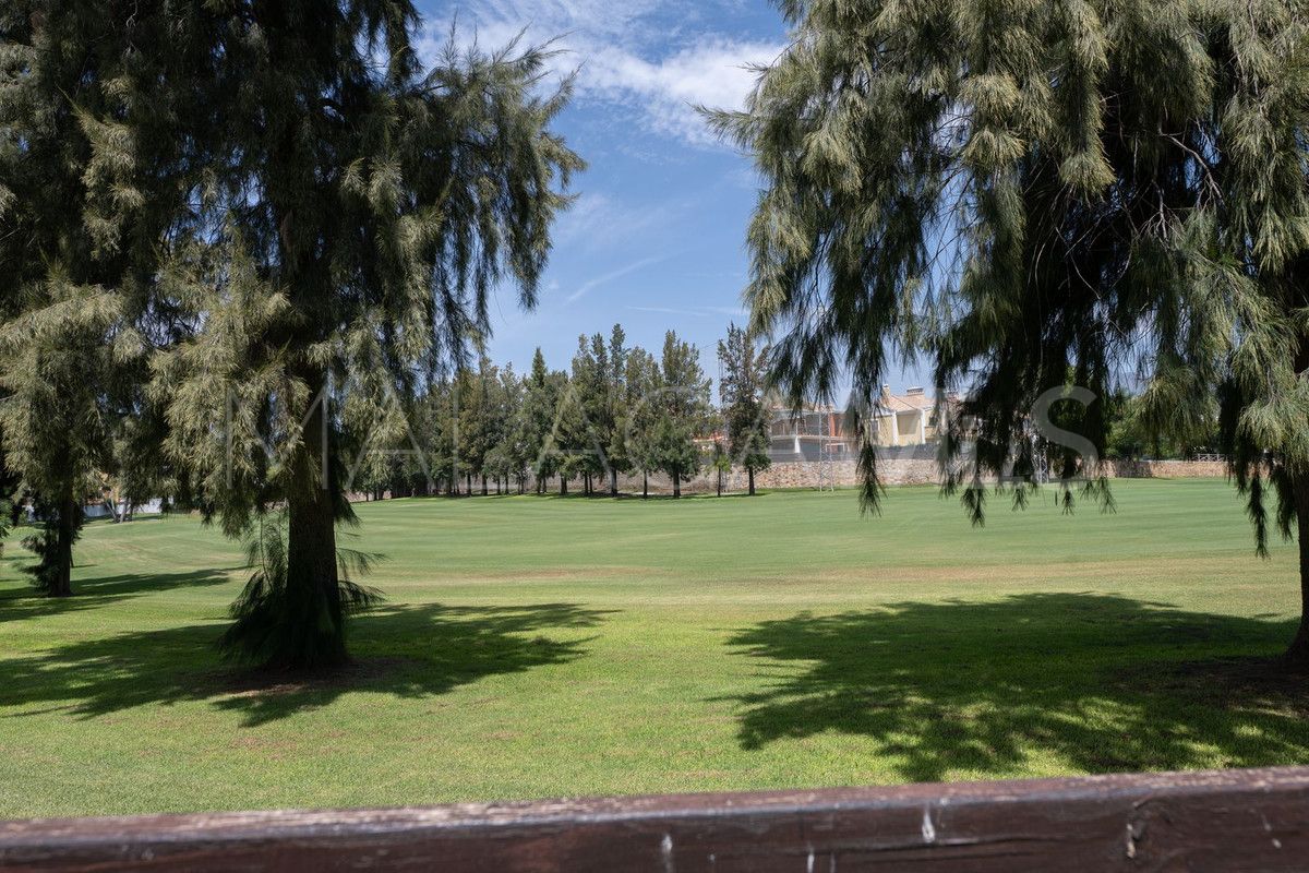 Buy semi detached house with 5 bedrooms in Guadalmina Baja