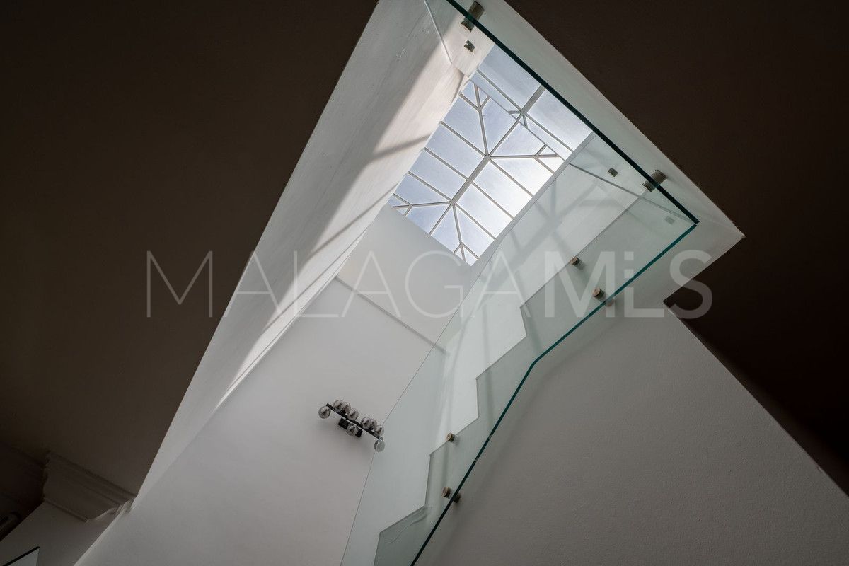 Buy semi detached house with 5 bedrooms in Guadalmina Baja