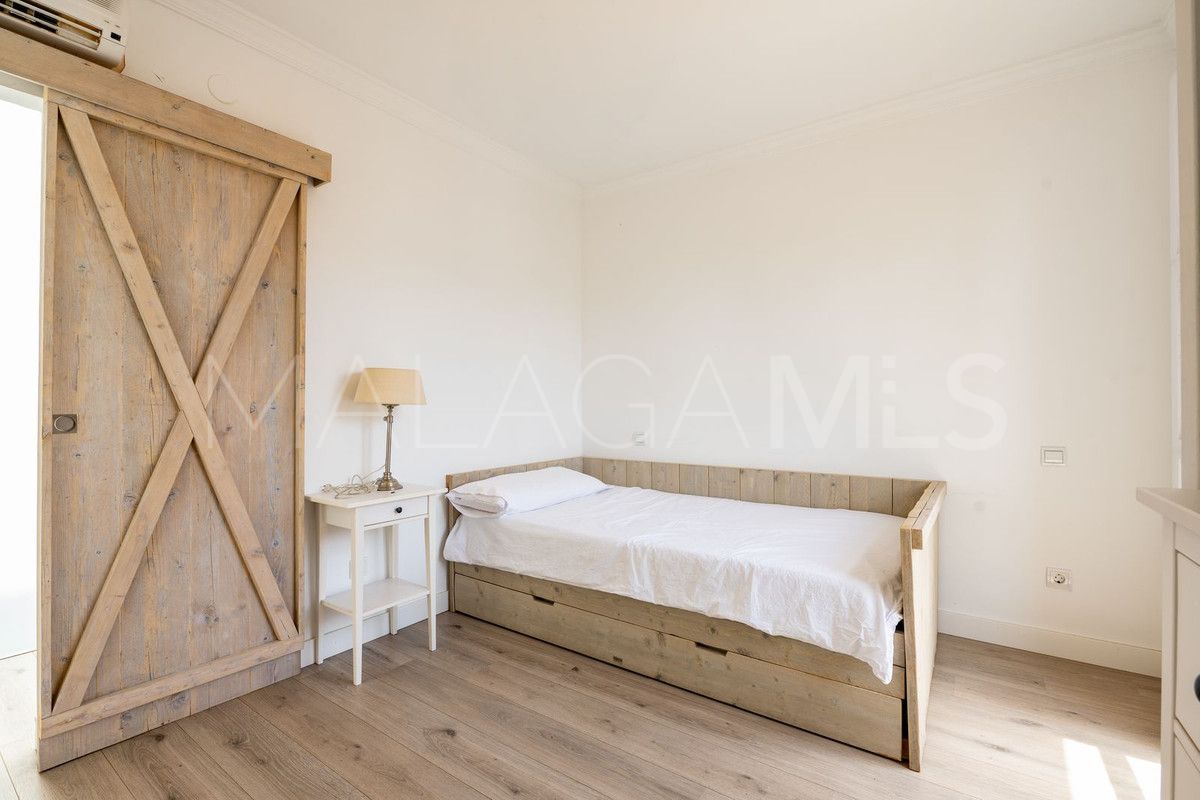 Buy semi detached house with 5 bedrooms in Guadalmina Baja