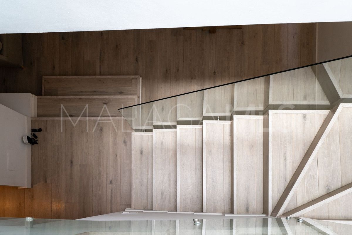 Buy semi detached house with 5 bedrooms in Guadalmina Baja