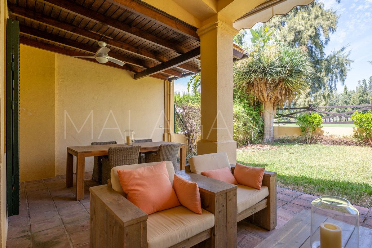 Buy semi detached house with 5 bedrooms in Guadalmina Baja