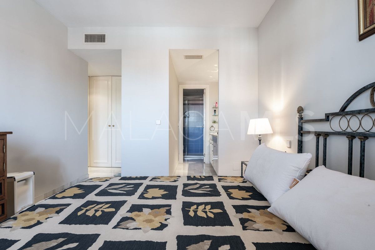 For sale apartment in Marbella City with 4 bedrooms