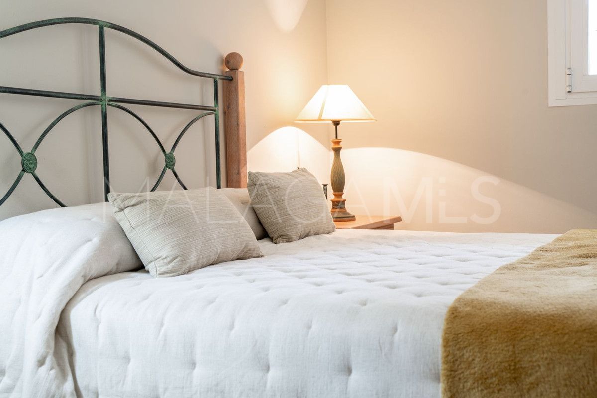 For sale apartment in Marbella City with 4 bedrooms