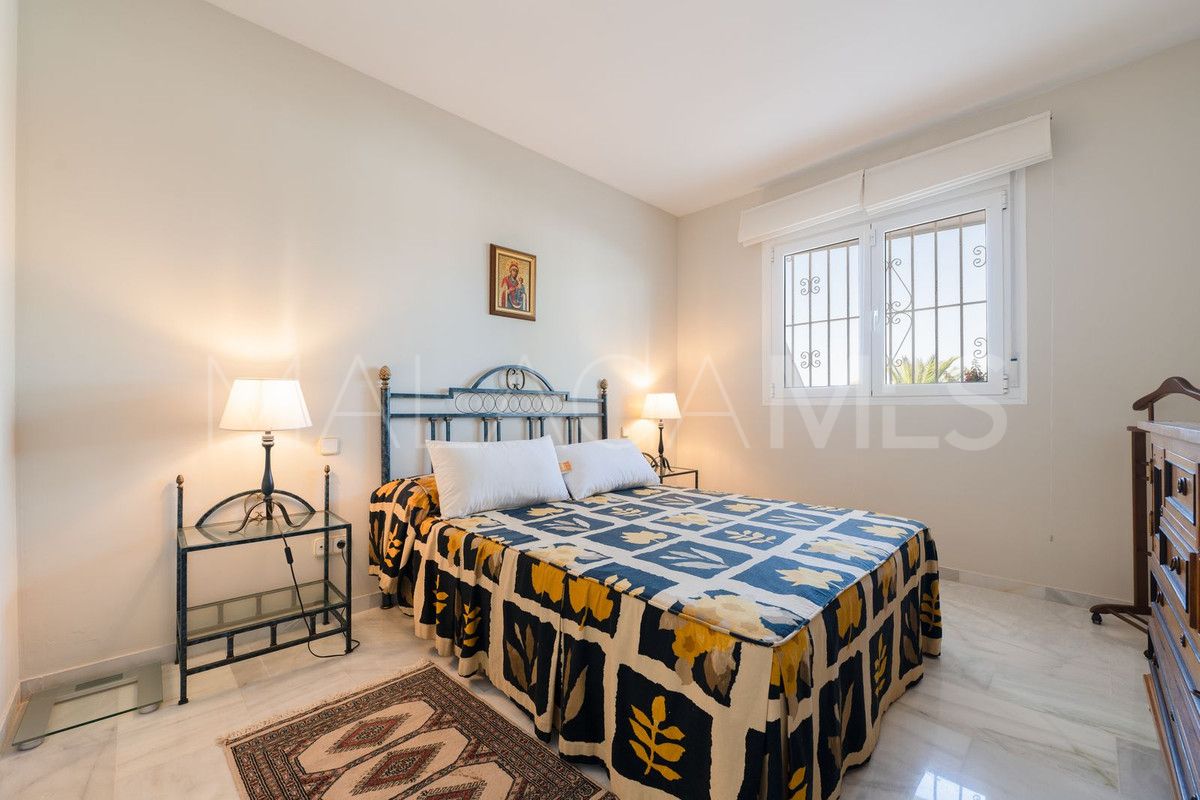 For sale apartment in Marbella City with 4 bedrooms