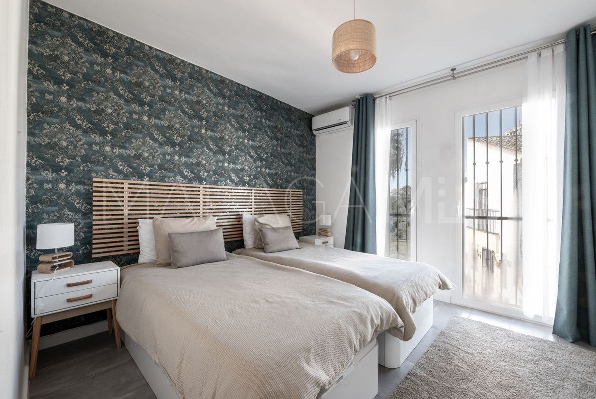Town house in Las Chapas for sale