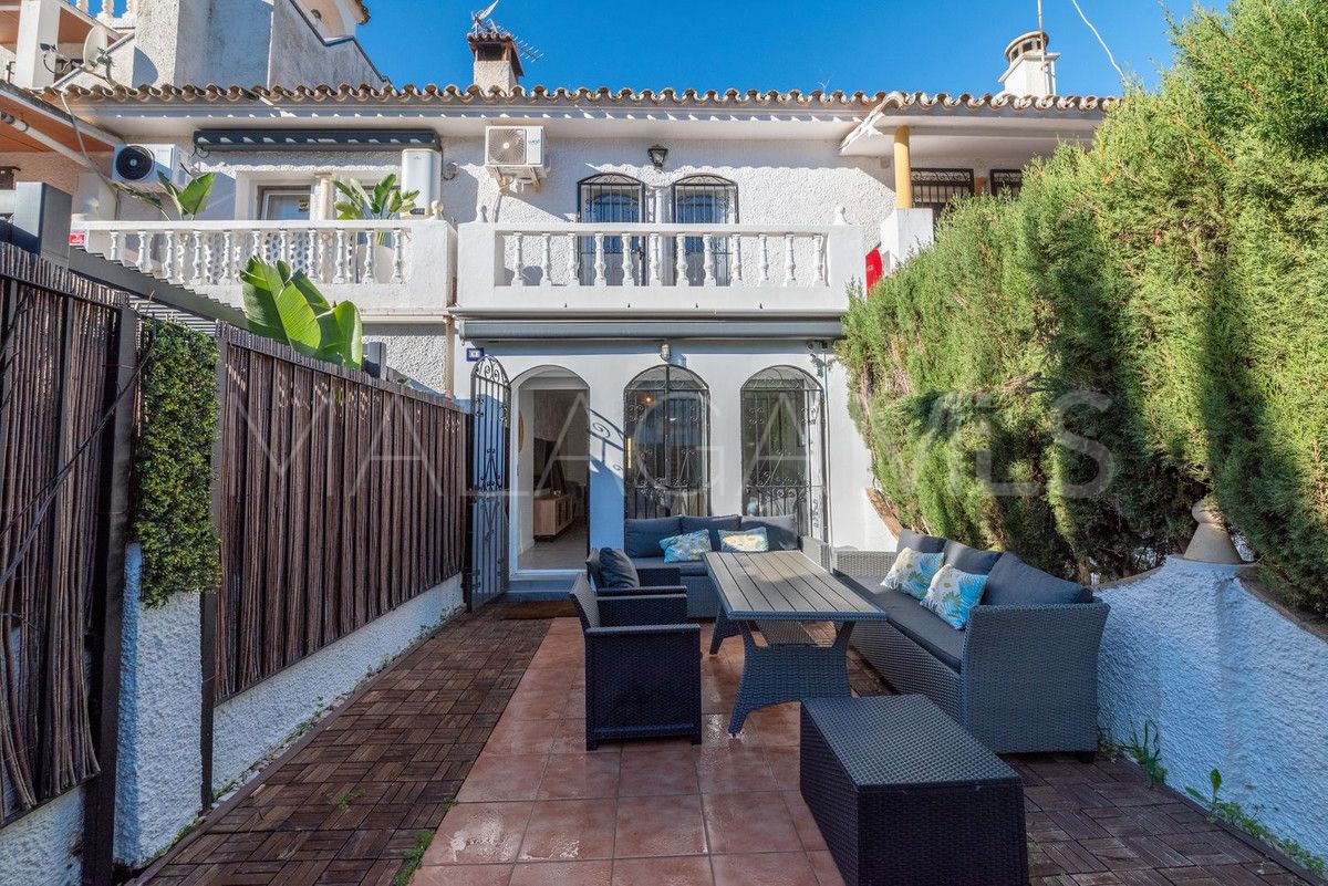Town house in Las Chapas for sale