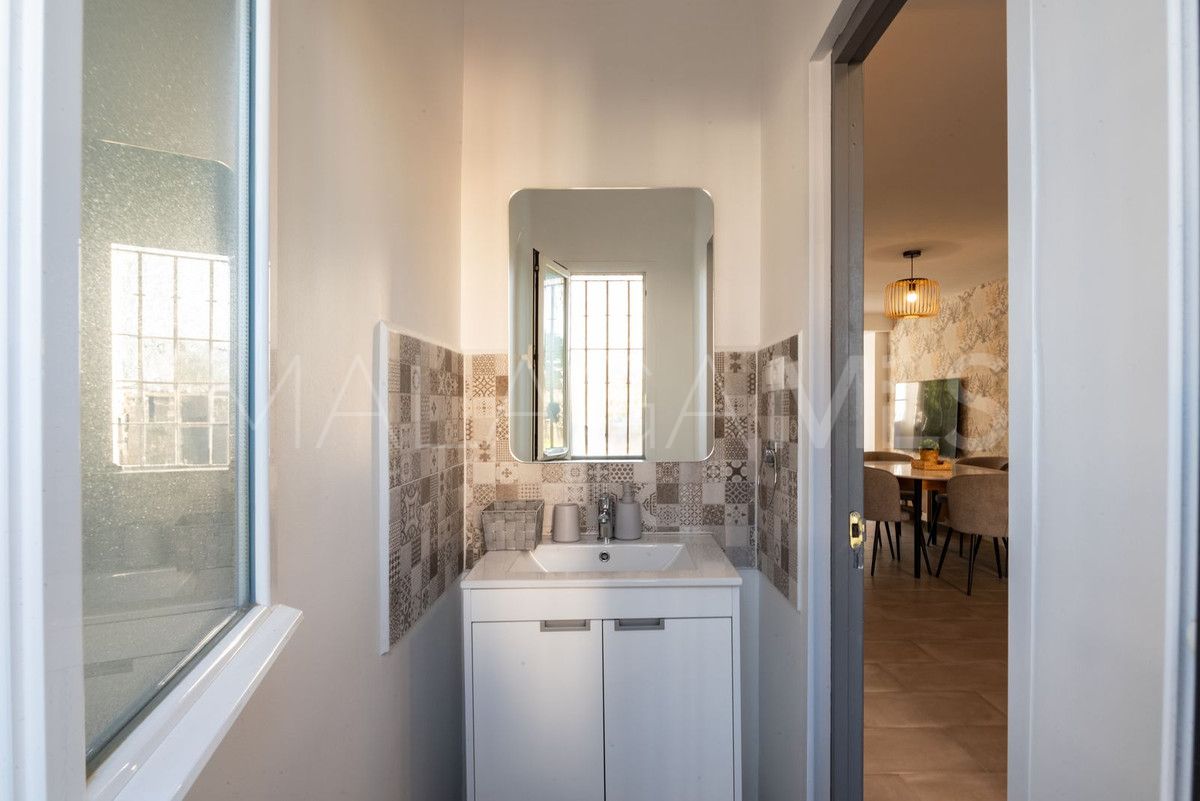 Town house in Las Chapas for sale