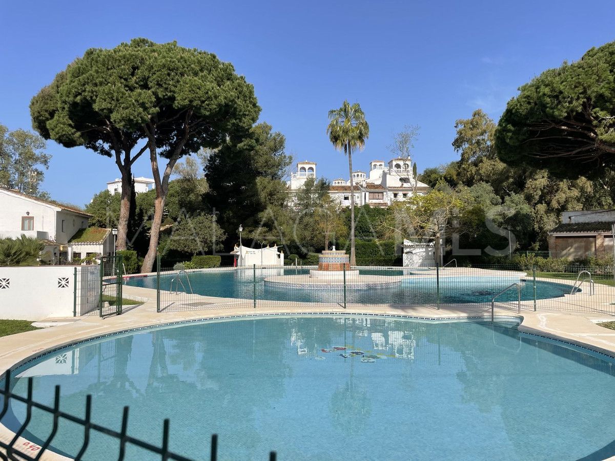 Town house in Las Chapas for sale