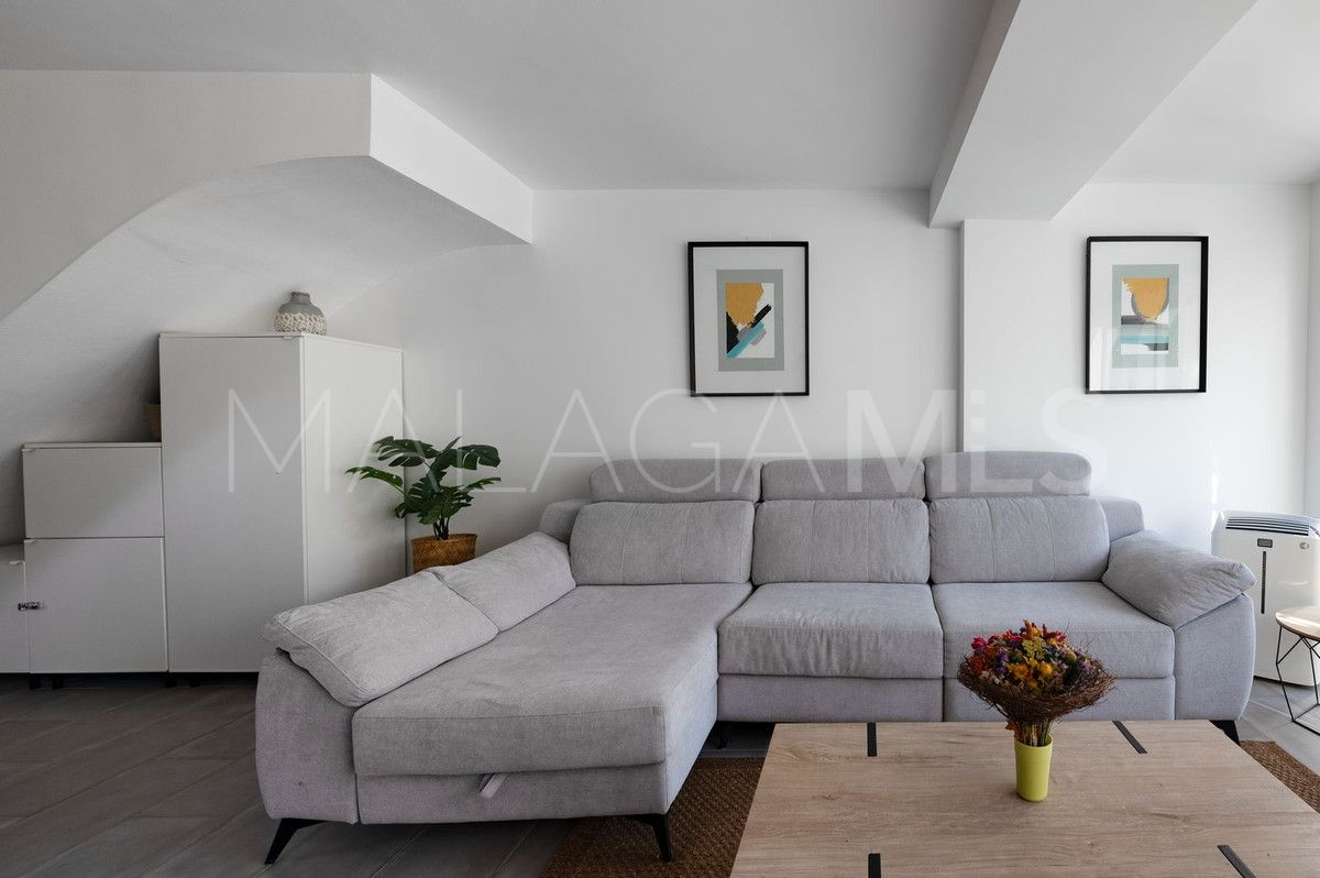 Town house in Las Chapas for sale