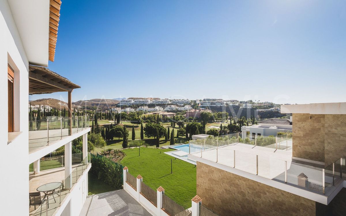 Villa for sale in Benahavis