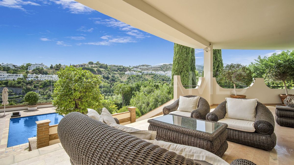 Villa for sale in Benahavis