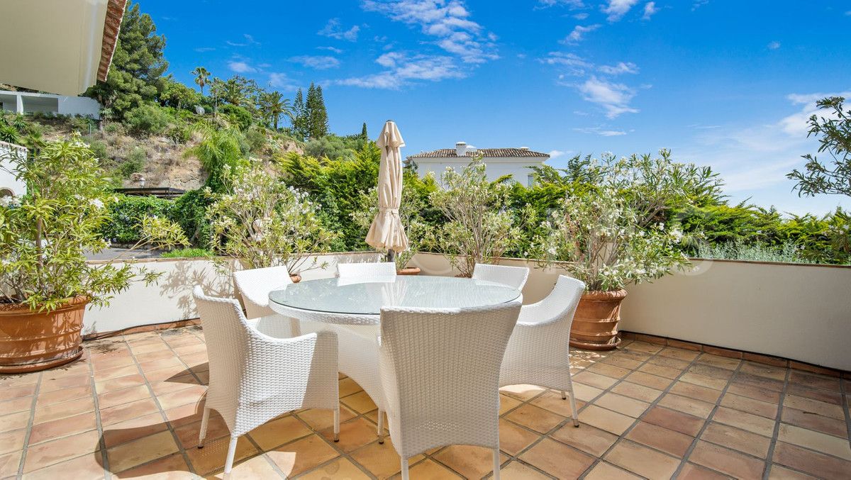 Villa for sale in Benahavis