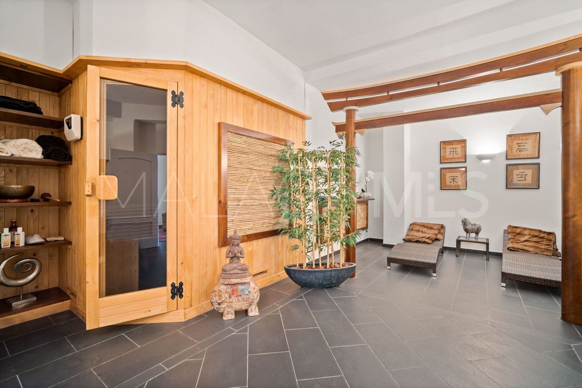 Villa for sale in Benahavis