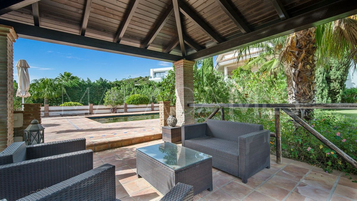 Buy villa with 6 bedrooms in Benahavis