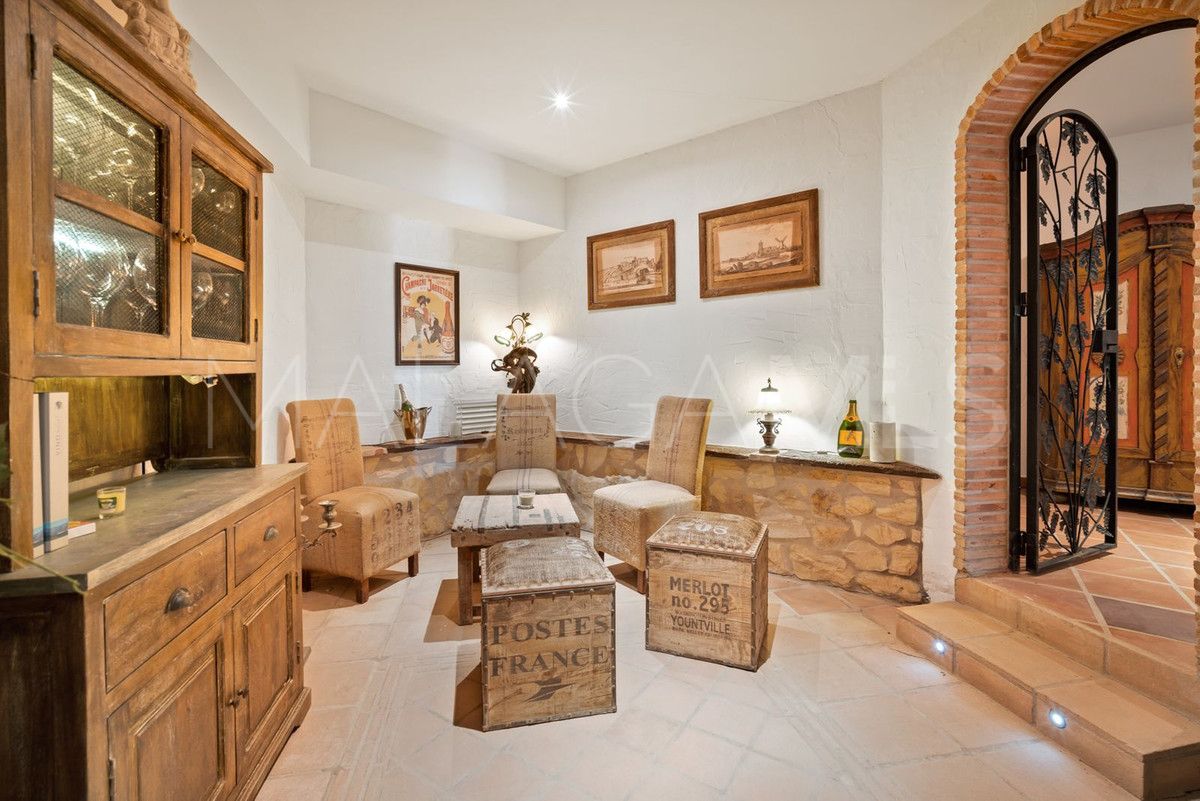 Villa for sale in Benahavis