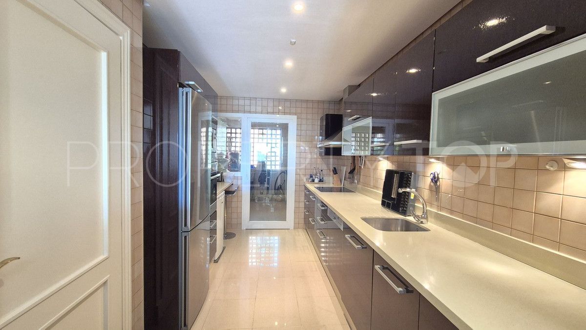 Apartment for sale in Nueva Andalucia