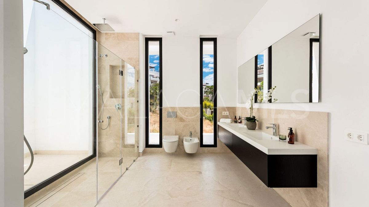 Villa for sale in Benahavis