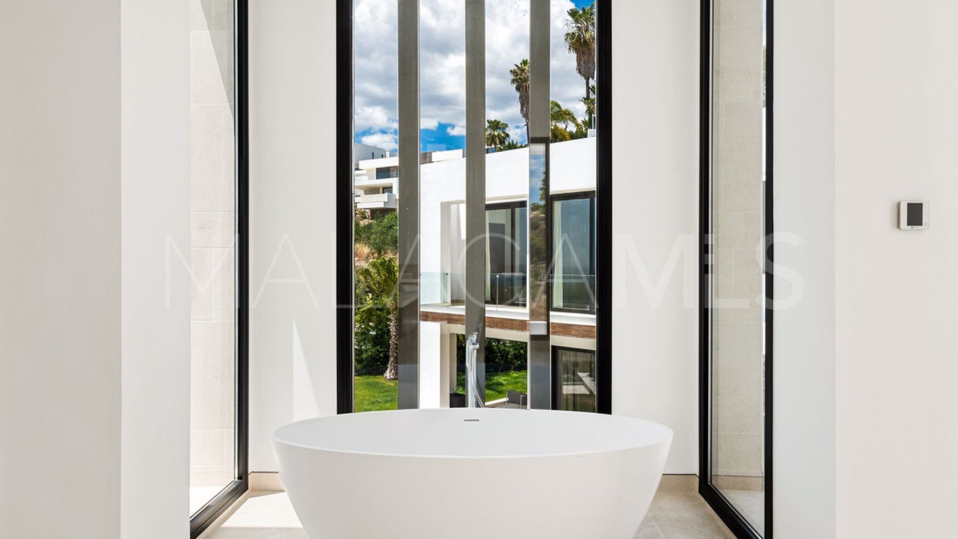 Villa for sale in Benahavis