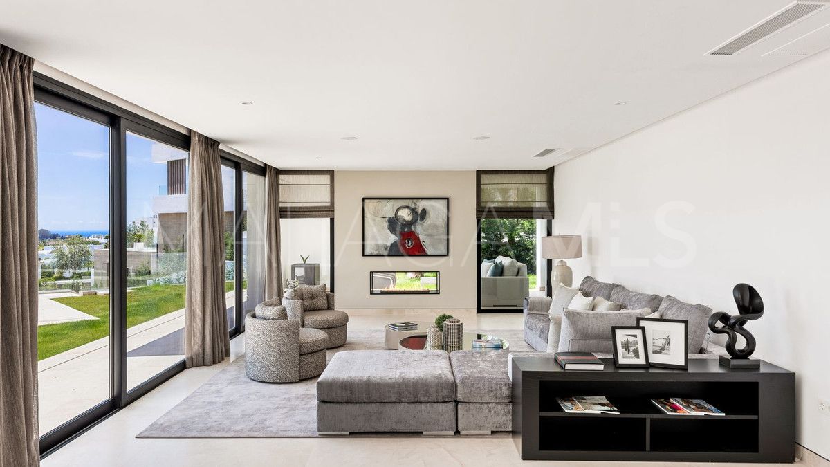 Villa for sale in Benahavis