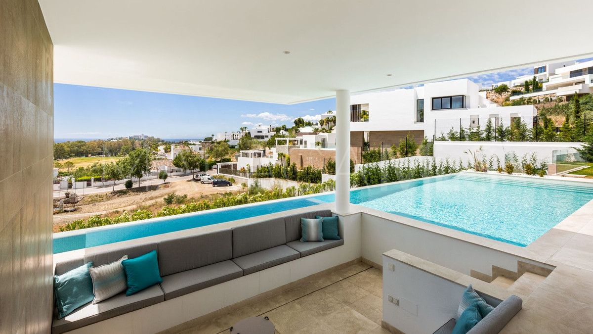 Villa for sale in Benahavis