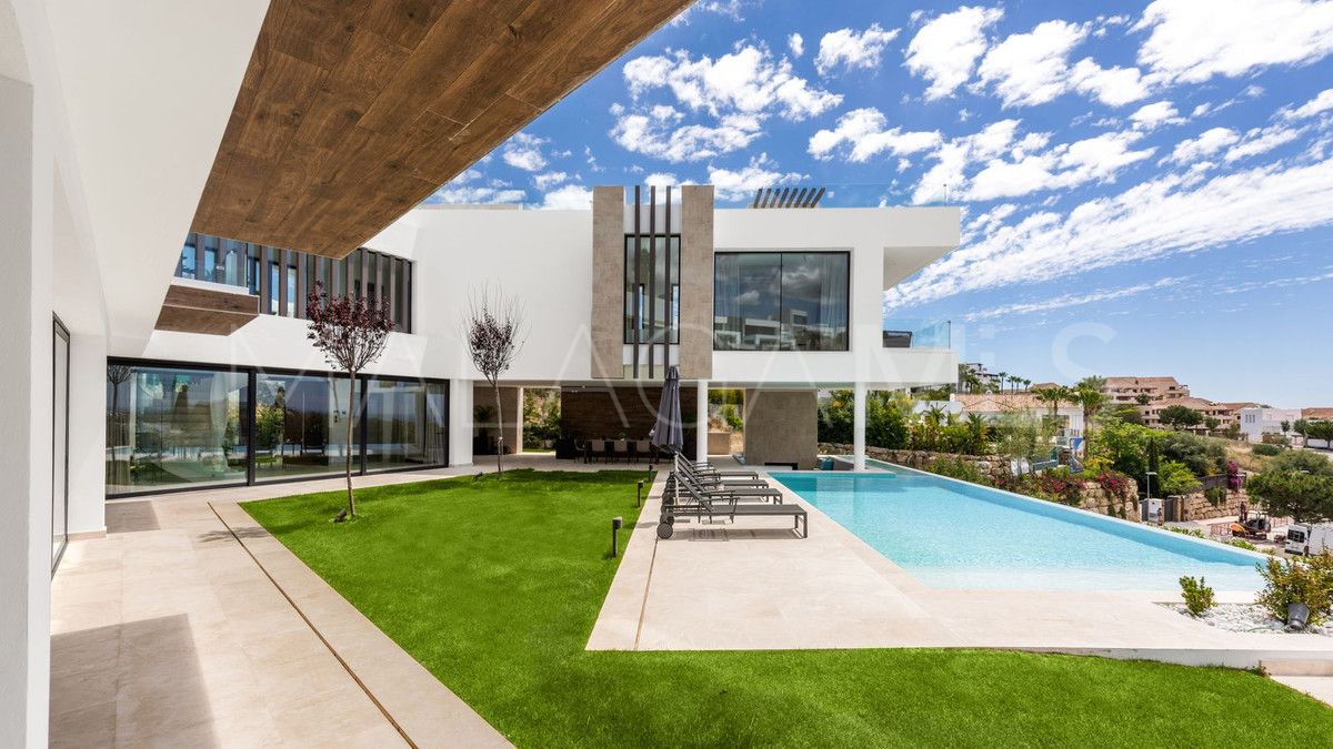 Villa for sale in Benahavis