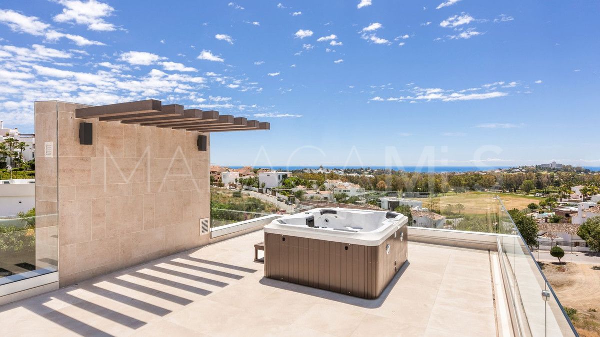 Villa for sale in Benahavis
