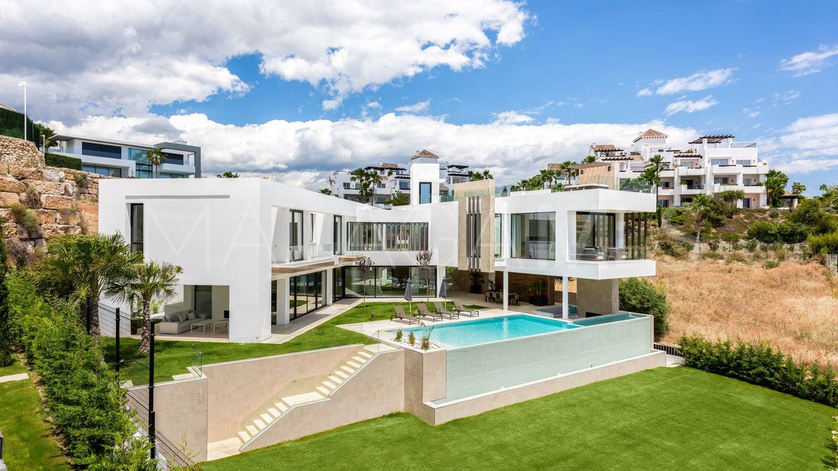 Villa for sale in Benahavis