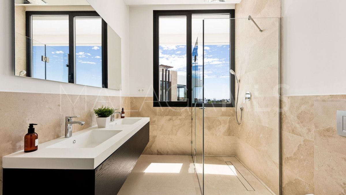 Villa for sale in Benahavis