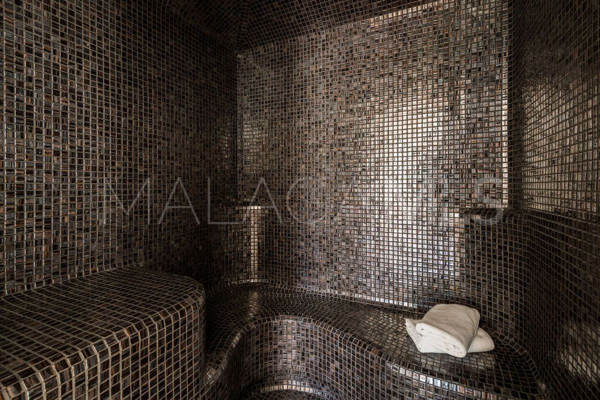 Villa for sale in Los Altos de los Monteros