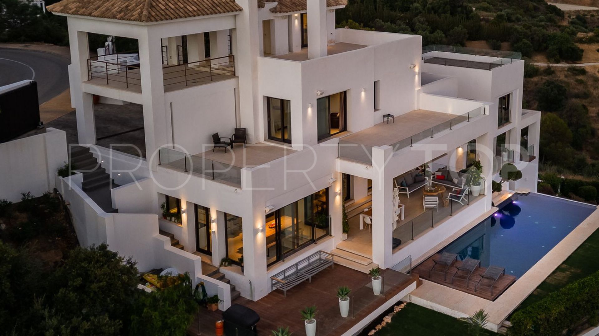 For sale villa in Los Altos de los Monteros