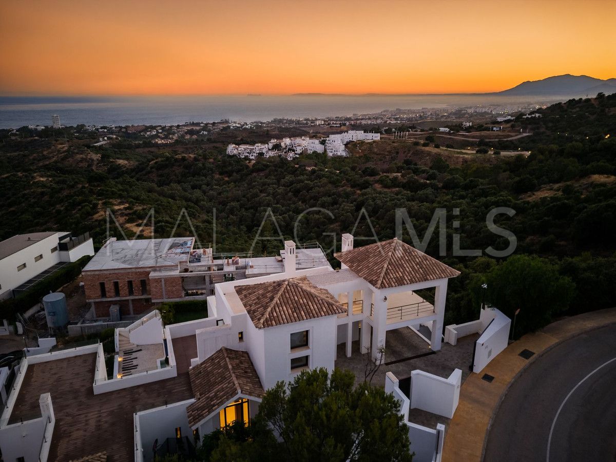 Villa for sale in Los Altos de los Monteros