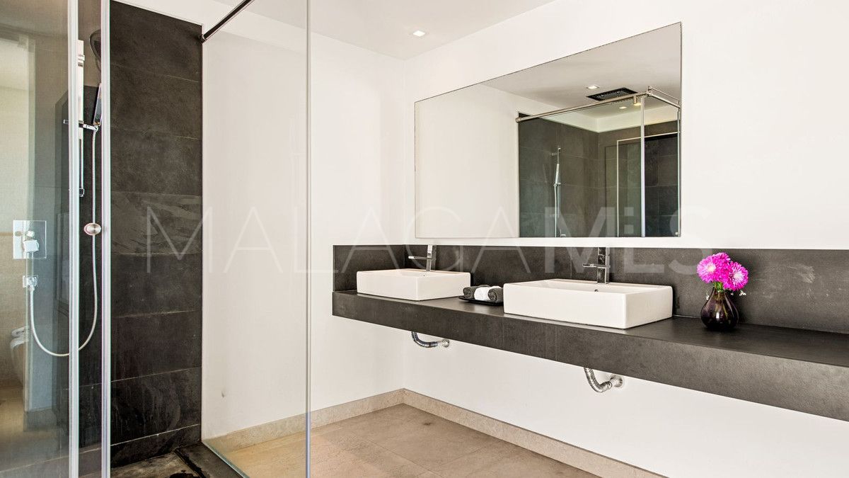 Villa for sale in Los Altos de los Monteros