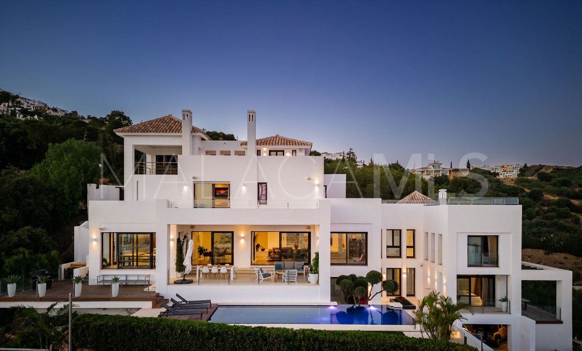 Villa for sale in Los Altos de los Monteros