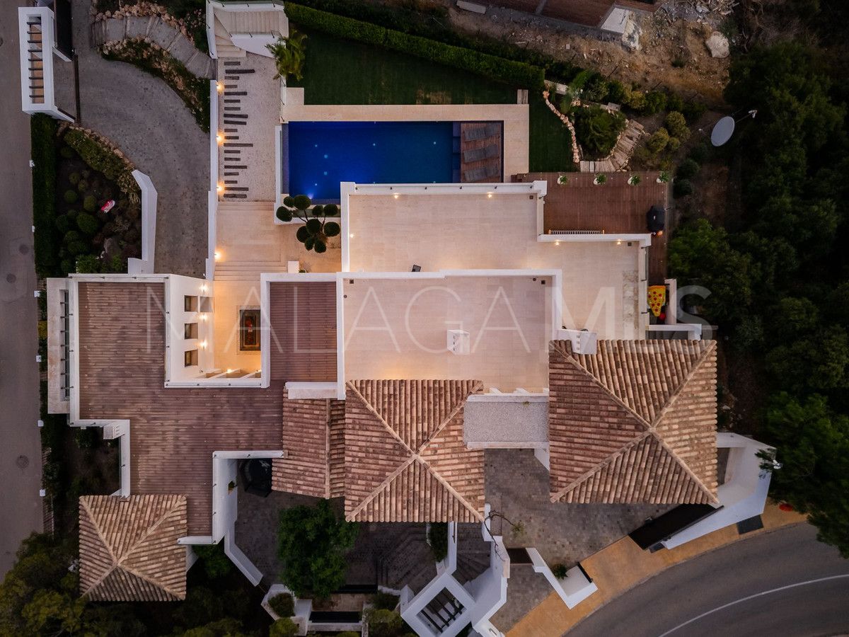Villa for sale in Los Altos de los Monteros
