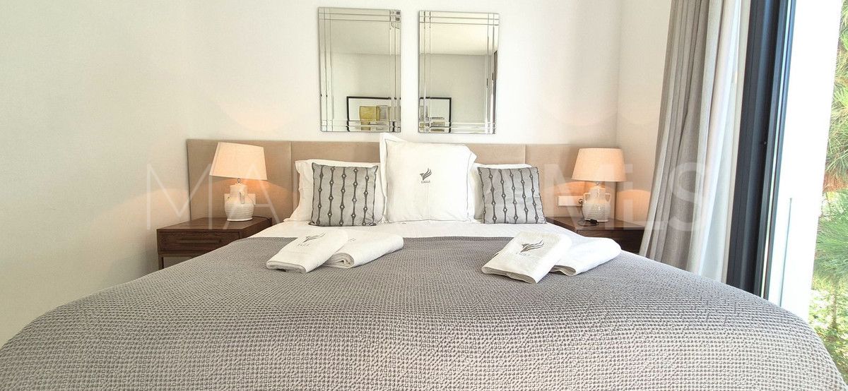 Villa for sale in Benahavis