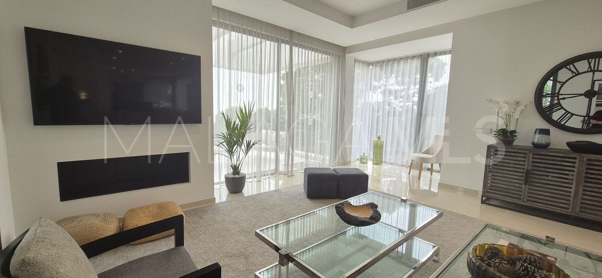 Villa for sale in Benahavis