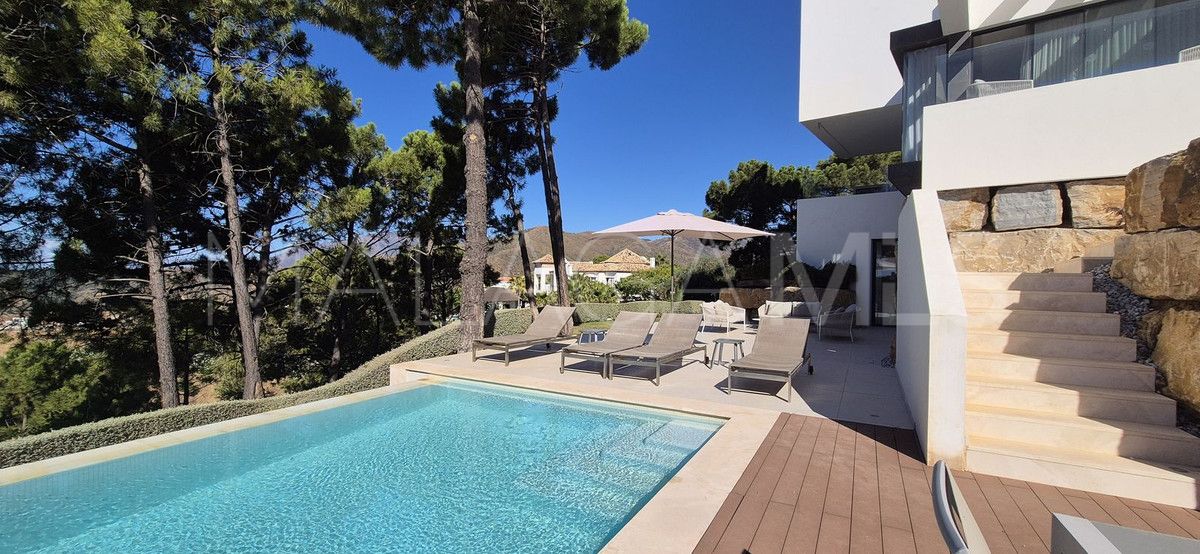 Villa for sale in Benahavis