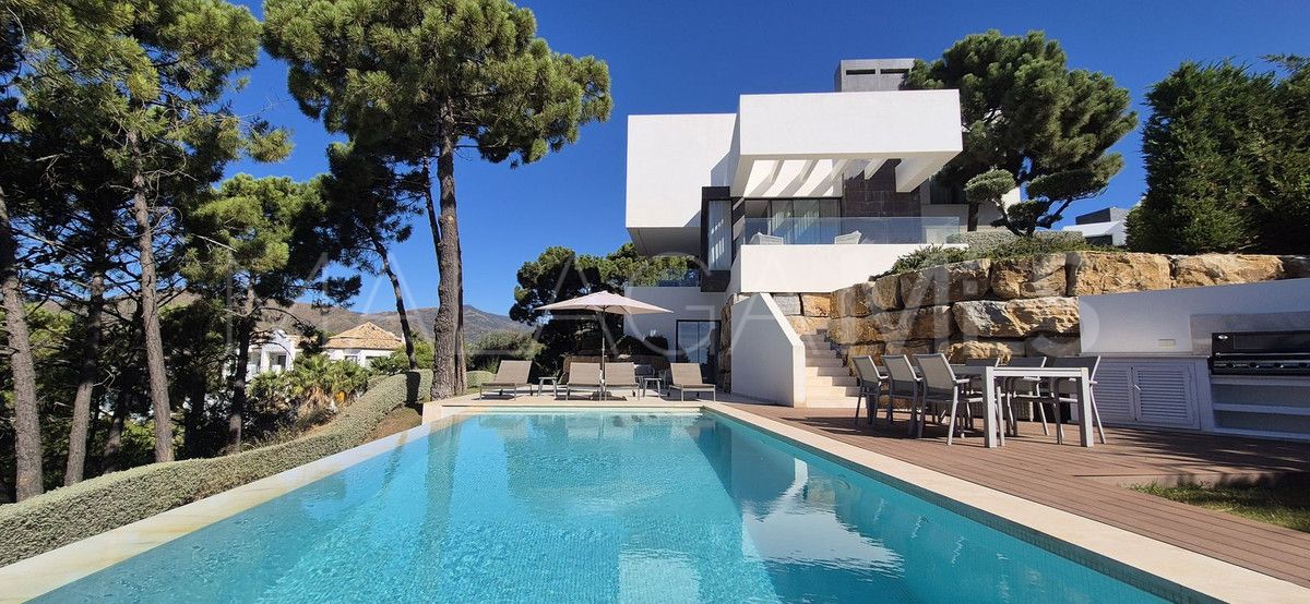 Villa for sale in Benahavis