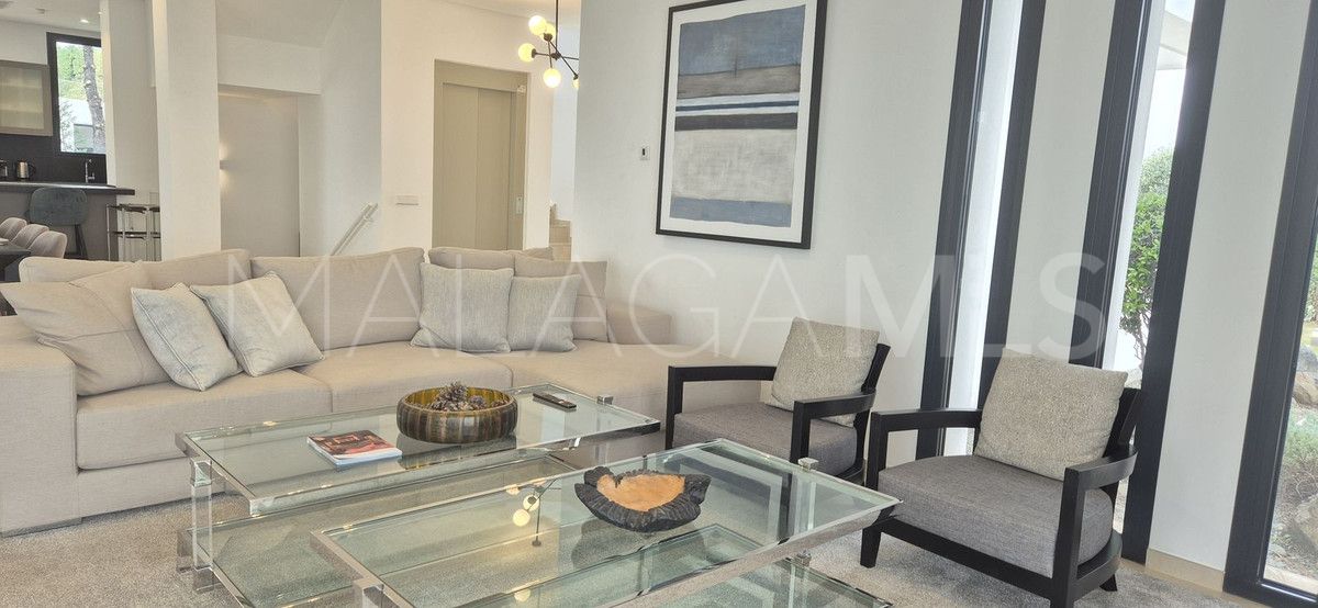 Villa for sale in Benahavis