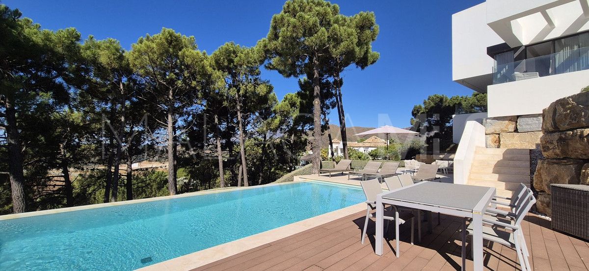 Villa for sale in Benahavis