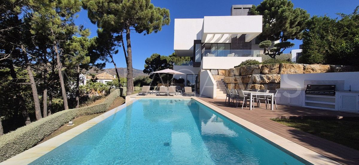 Villa for sale in Benahavis